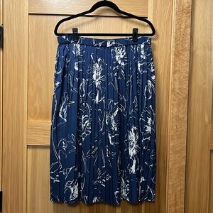 Banana Republic Factory Print Pleated Midi Skirt, Navy, Size Large